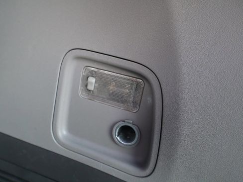 Used 2015 Toyota Sienna L image 32