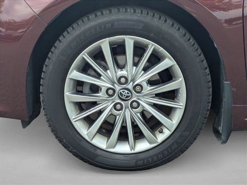 Used 2018 Toyota Avalon Limited w/ Carpet Mat Package FWD image 25