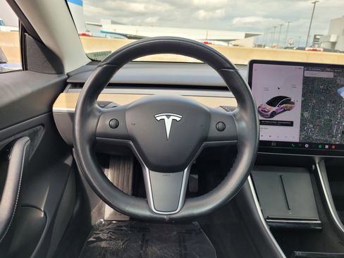 Used 2018 Tesla Model 3 Long Range image 16