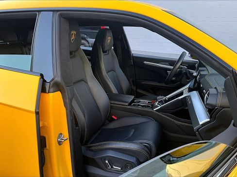 Used 2022 Lamborghini Urus AWD/4WD image 9