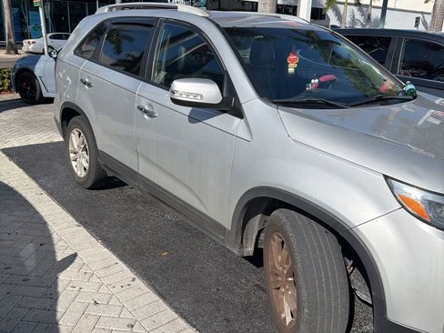 Used 2015 Kia Sorento LX image 13