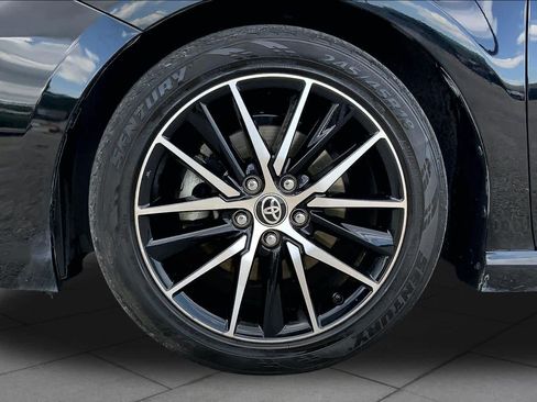 Used 2021 Toyota Camry SE FWD image 11