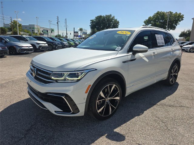 Used 2024 Volkswagen Tiguan SEL R-Line AWD/4WD image 7