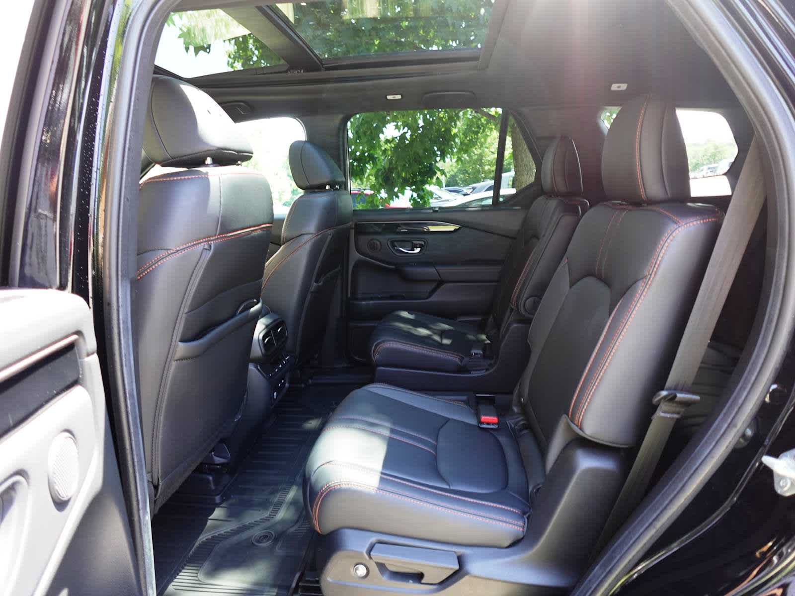 Certified 2025 Honda Pilot TrailSport image 26