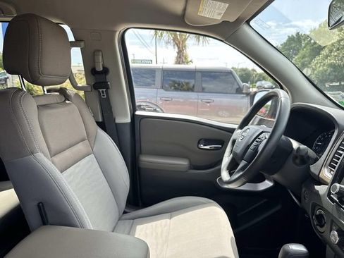 Used 2022 Nissan Frontier SV w/ Technology Package AWD/4WD image 10