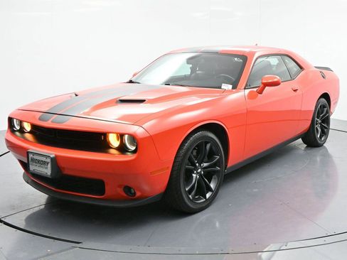 Used 2018 Dodge Challenger SXT Plus image 3