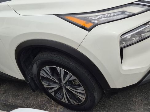 Used 2023 Nissan Rogue SV FWD image 5