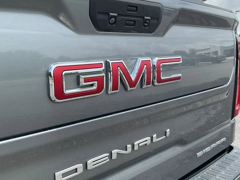 Used 2020 GMC Sierra 1500 Denali w/ Denali Ultimate Package AWD/4WD image 11