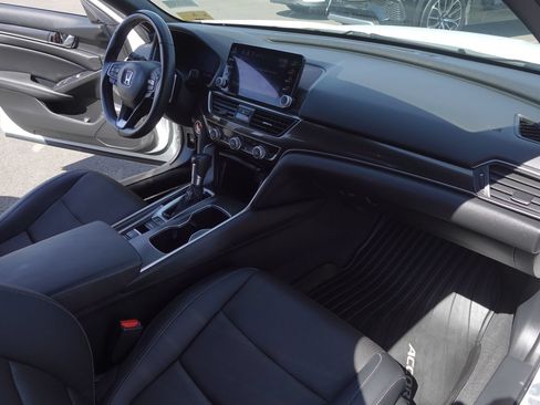 Used 2022 Honda Accord Sport image 11