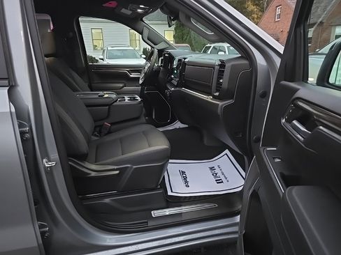 Used 2023 Chevrolet Silverado 1500 LT image 15