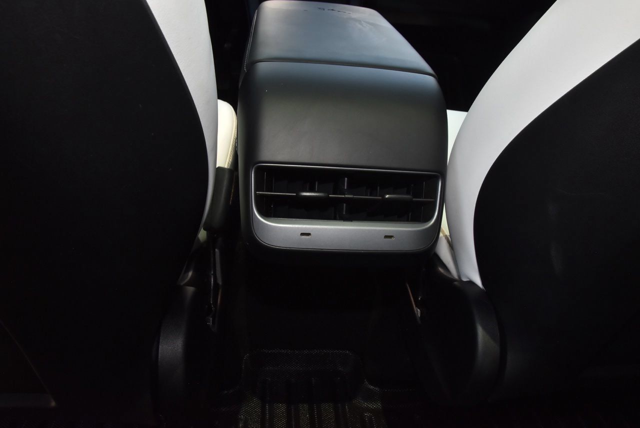 Used 2025 Tesla Model Y Long Range AWD/4WD image 19