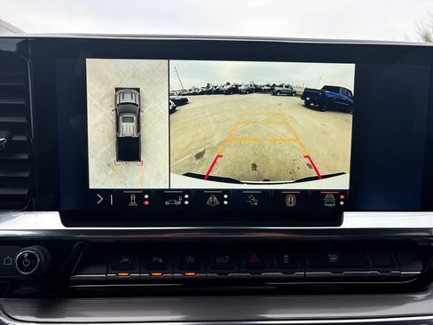 Used 2025 Chevrolet Silverado 1500 High Country AWD/4WD image 29
