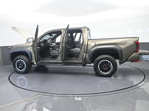 Used 2025 Toyota Tacoma TRD Off-Road w/ TRD Off Road Premium Package AWD/4WD image 86