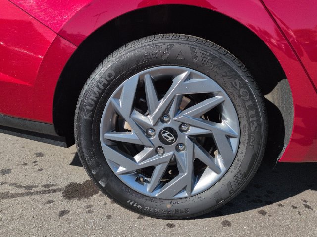 Used 2024 Hyundai Elantra SEL FWD image 12