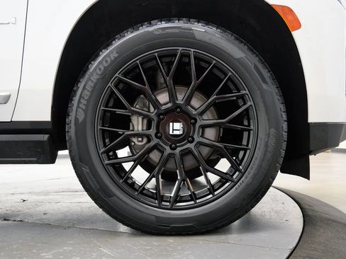 Used 2023 GMC Yukon XL Denali AWD/4WD image 37