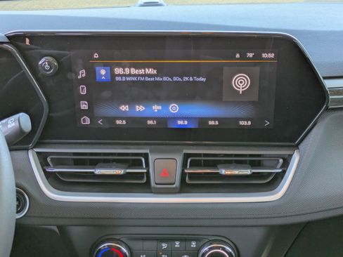 Used 2025 Chevrolet TrailBlazer LS w/ LS Convenience Package image 17