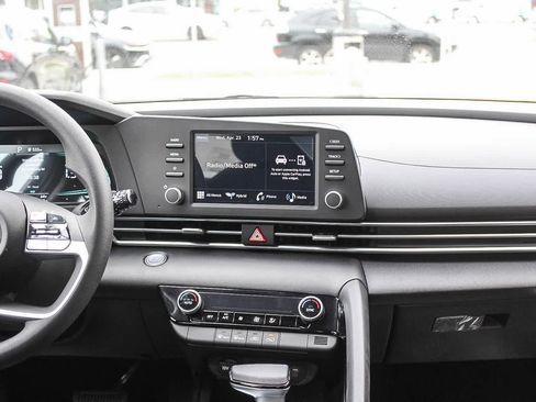 Certified 2025 Hyundai Elantra Hybrid FWD image 18