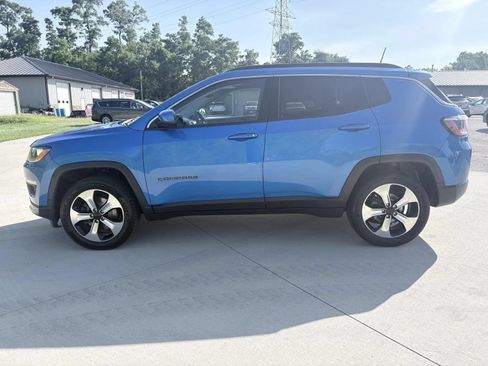 Used 2018 Jeep Compass Latitude w/ Popular Equipment Group AWD/4WD image 6