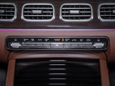 Certified 2026 Mercedes-Benz GLS 450 4MATIC image 18