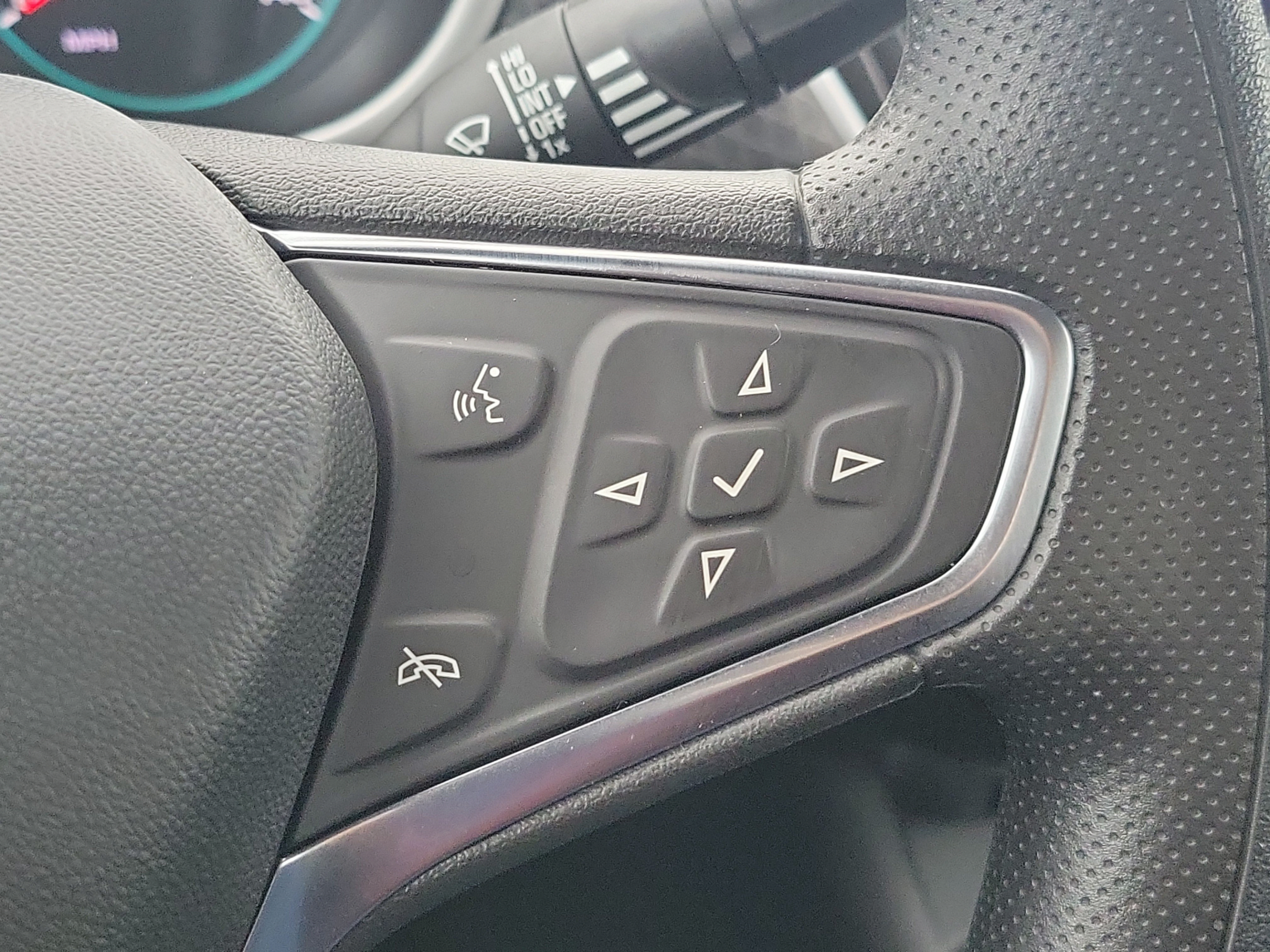Used 2024 Chevrolet Malibu LT FWD image 24