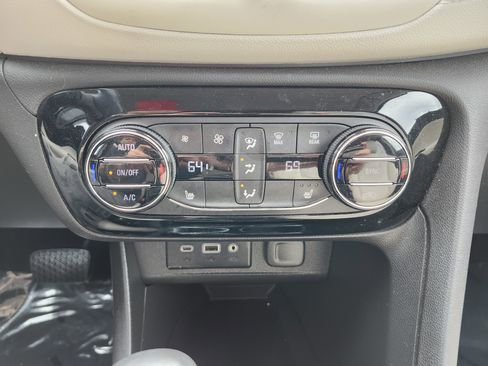 Used 2020 Buick Encore GX Select image 30