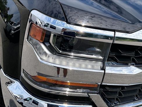 Used 2018 Chevrolet Silverado 1500 LT w/ All Star Edition AWD/4WD image 31
