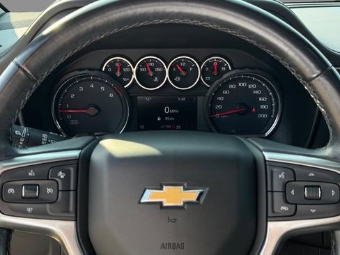 Used 2021 Chevrolet Suburban LT AWD/4WD image 27