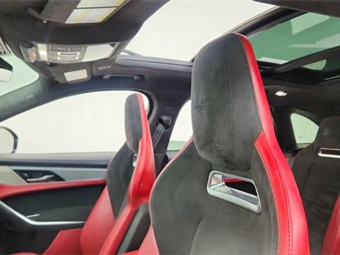 Used 2022 Jaguar F-PACE SVR image 33