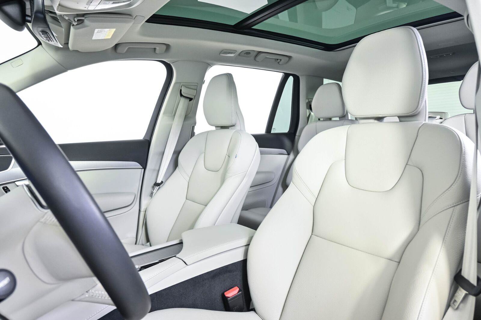 Used 2024 Volvo XC90 B5 Core w/ Climate Package AWD/4WD image 5