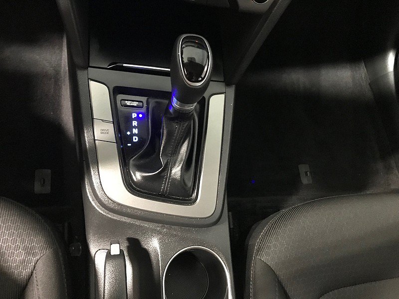 Used 2018 Hyundai Elantra SEL FWD image 29