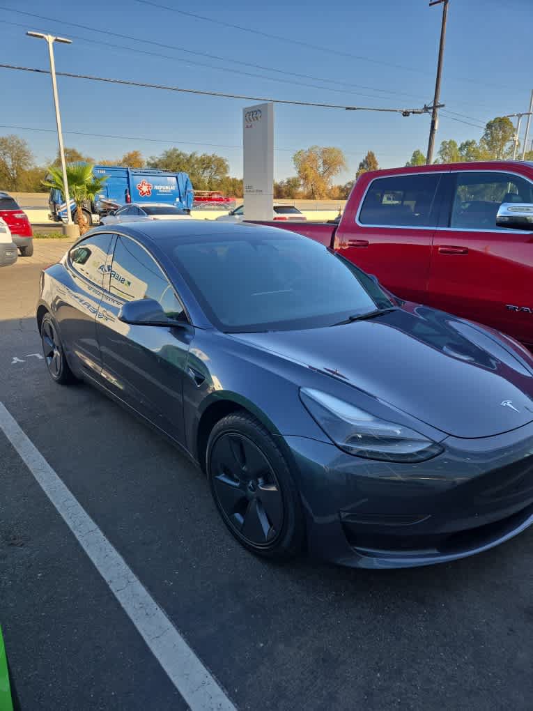 Used 2023 Tesla Model 3 Standard Range RWD image 4