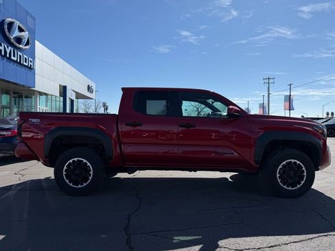 Used 2024 Toyota Tacoma TRD Off-Road image 9