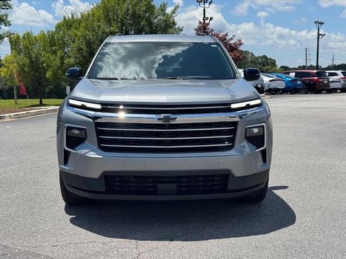 Used 2026 Chevrolet Traverse LT w/ LPO, Floor Liner Package FWD image 8