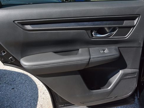 Used 2025 Honda CR-V LX image 13