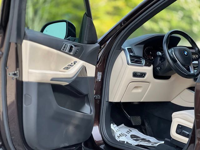 Used 2019 BMW X5 xDrive40i w/ Convenience Package AWD/4WD image 9