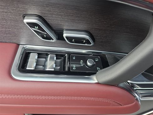 New 2025 Land Rover Range Rover Autobiography image 30