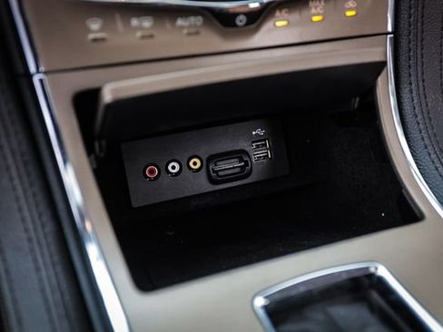 Used 2013 Lincoln MKX AWD image 30