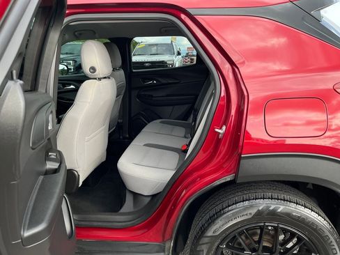 Used 2021 Chevrolet TrailBlazer LT w/ Convenience Package FWD image 28