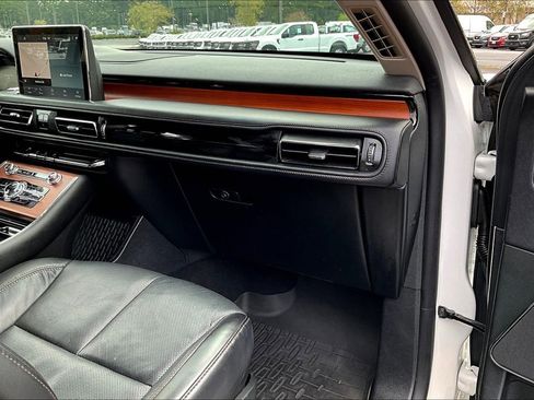 Used 2020 Lincoln Aviator Reserve w/ Class IV Trailer Tow Package image 16