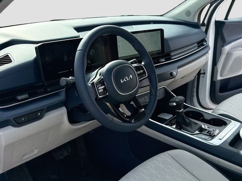 New 2026 Kia Carnival EX image 4