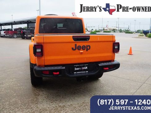 Used 2025 Jeep Gladiator Rubicon w/ Convenience Group AWD/4WD image 4