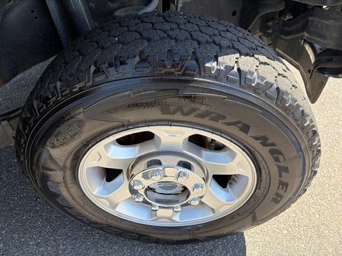 Used 2014 Ford F250 XLT w/ XLT Interior Package AWD/4WD image 9