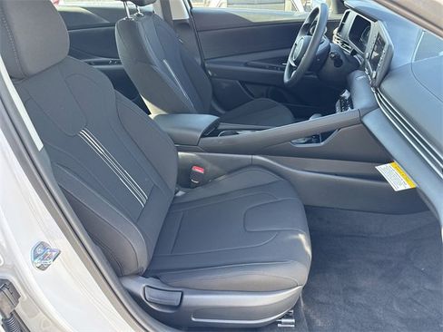 New 2026 Hyundai Elantra Blue image 13