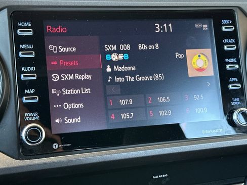 Used 2020 Toyota Tacoma TRD Sport w/ Technology Package RWD image 17