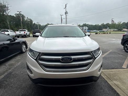 Used 2018 Ford Edge SEL w/ Equipment Group 201A AWD/4WD image 2