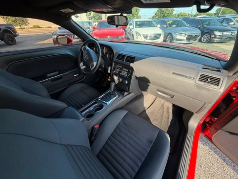 Used 2014 Dodge Challenger SXT w/ Sport Appearance Package RWD image 27