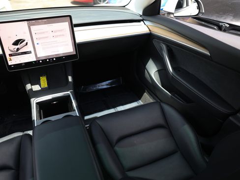 Used 2023 Tesla Model 3 Standard Range RWD image 26