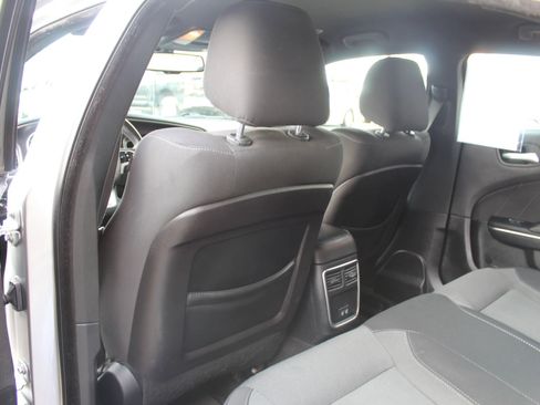 Used 2018 Dodge Charger SXT Plus RWD image 9
