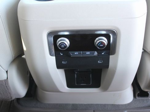 Used 2021 GMC Yukon Denali w/ Advanced Technology Package image 25