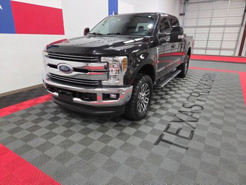 Used 2019 Ford F250 Lariat w/ Lariat Ultimate Package image 3